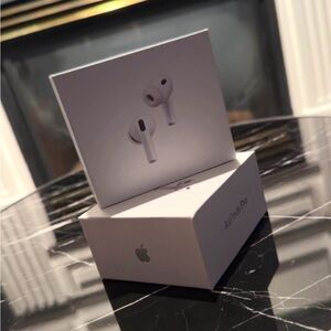 Apple AirPods Pro with Charging Case
